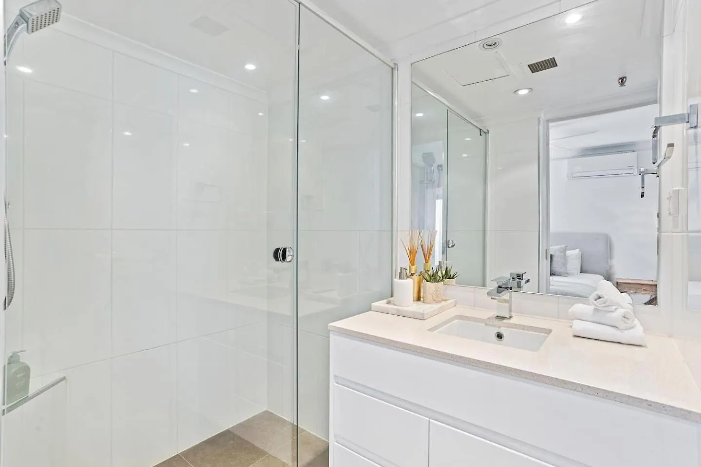 Apartment Ocean'S 14Th - Beachfront Resort-Style Living Gold Coast